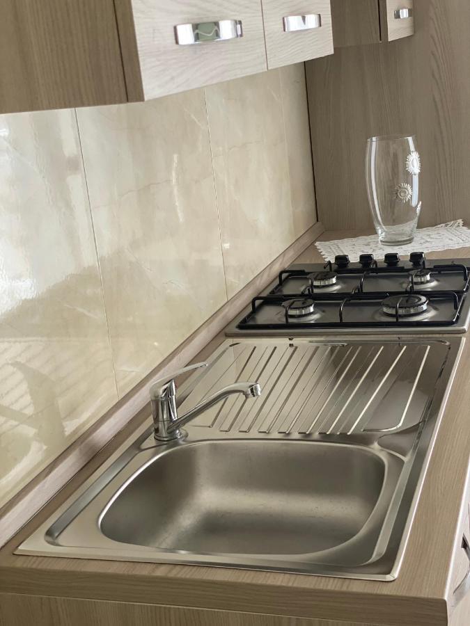 Falu Napoli Centro Camera Con Cucina E Bagno Privato Hotel Bagian luar foto